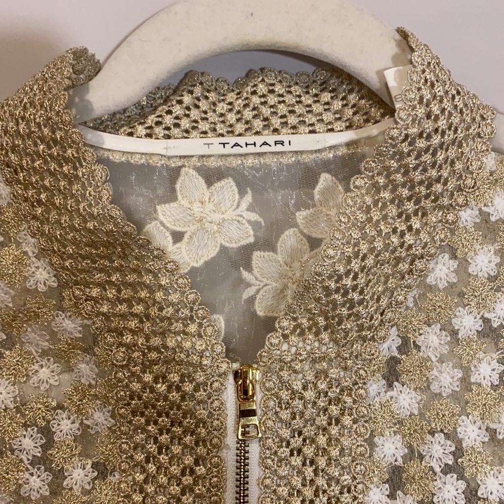 Tahari Cropped White & Gold Metallic Lace Jacket - Picture 3 of 7